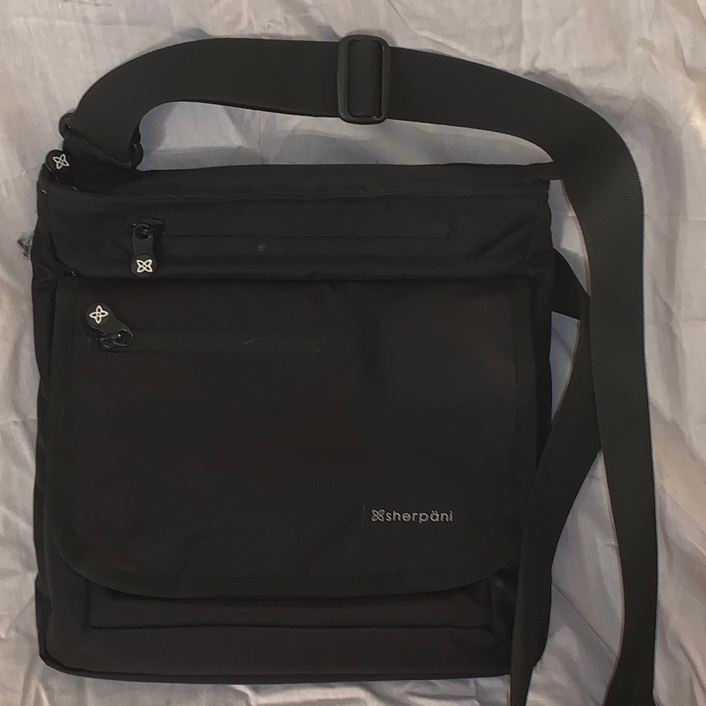 Sherpani Purse
